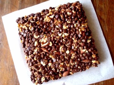 Brownies s maxi vrstvou ořechů a čokolády
