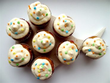 Mrkvové cupcakes s tvarohovým krémem